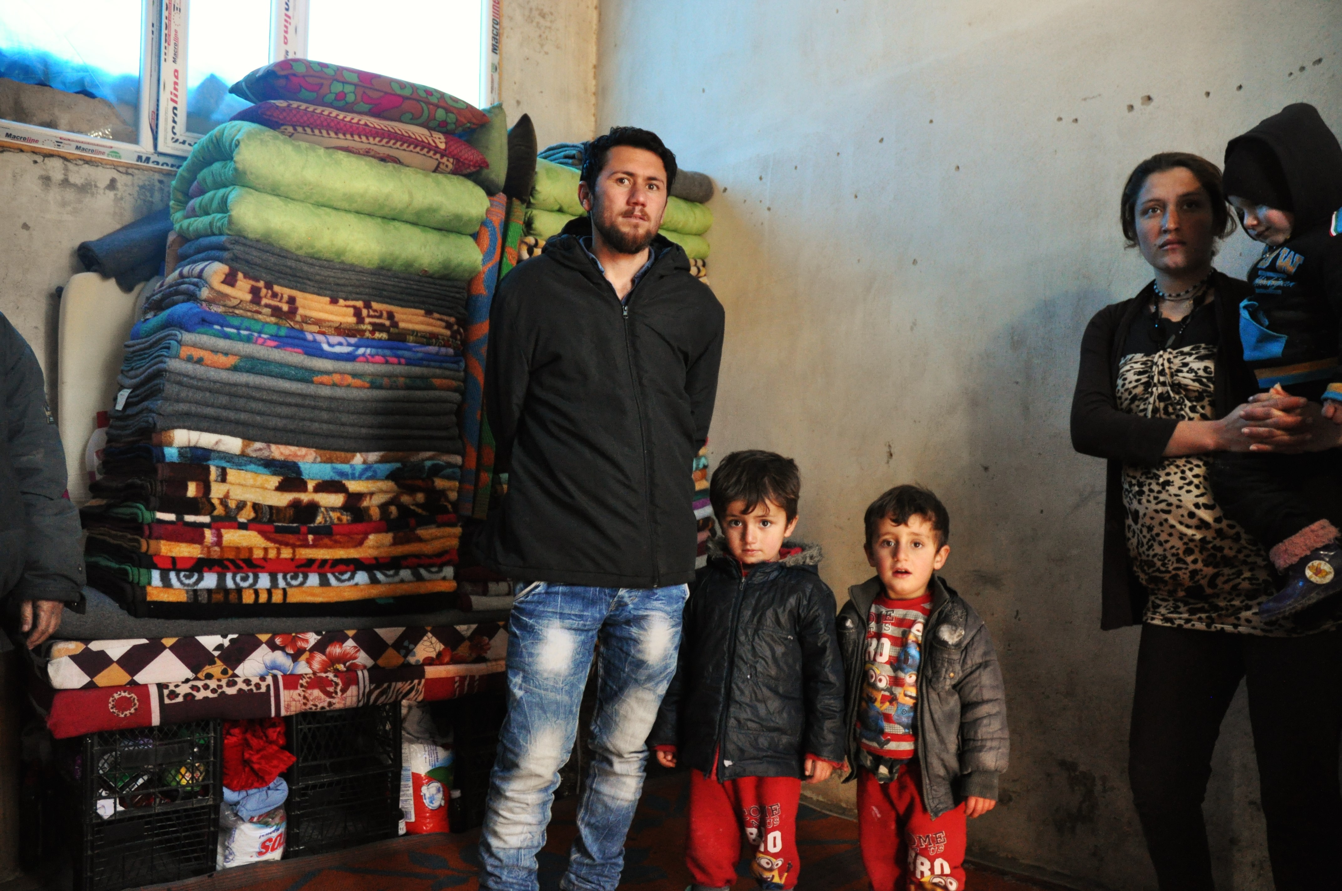 Binnengeflüchtete leben in halbfertigen Behausungen, manchmal leben 3 Familien in einem Zimmer, Foto: © M.E. Çağlıdil