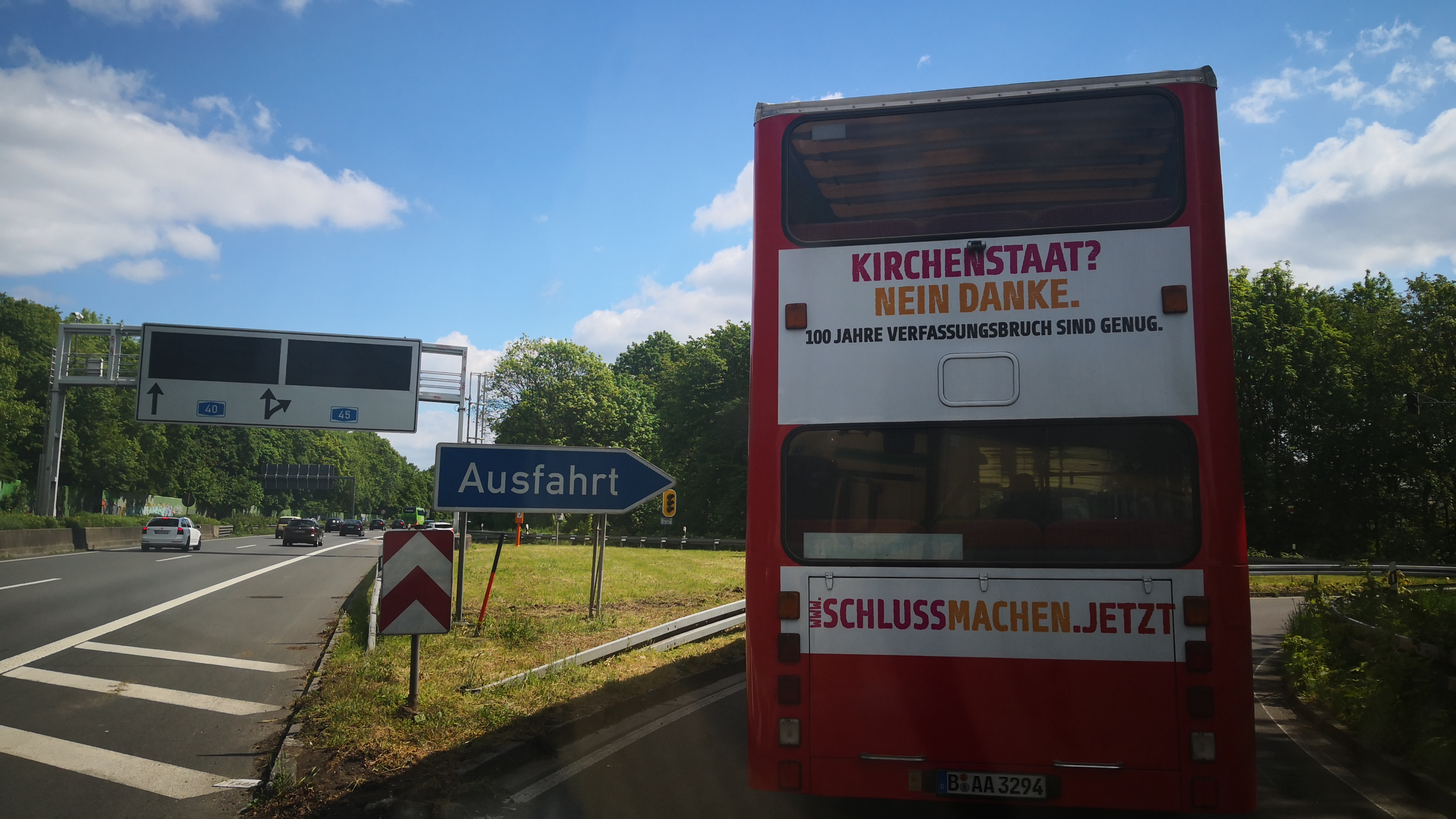 Häufig fuhr der Bus auch über die Autobahn..., Foto: © Maximilian Steinhaus