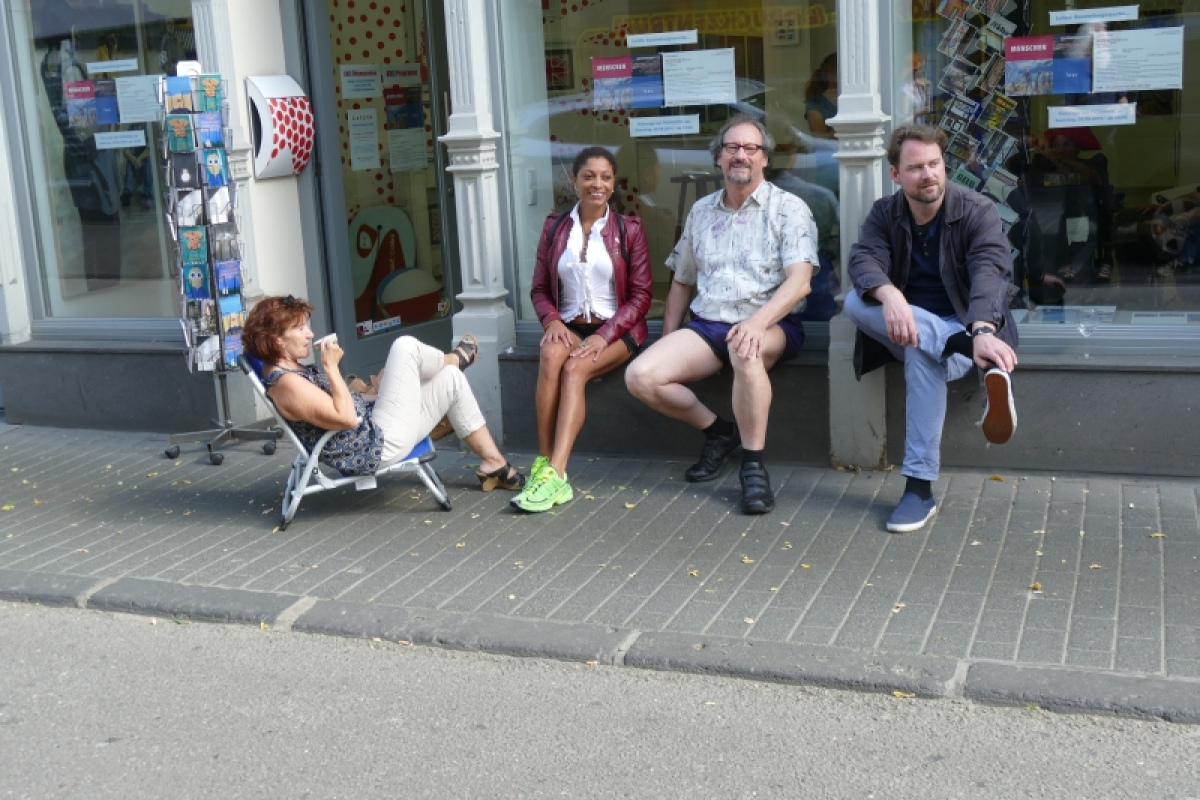 Vor der Galerie "KM9"