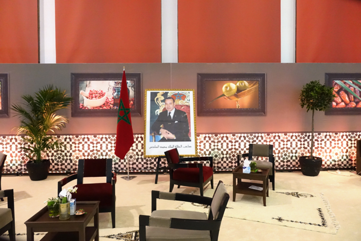 Lounge mit einem Foto des Königs von Marokko, Mohammed VI.