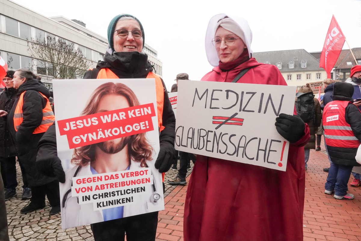 "Medizin ≠ Glaubenssache" und "Jesus war kein Gynäkologe!"