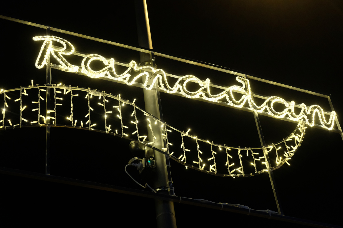 Ramadan-Beleuchtung in der Venloer Straße in Köln