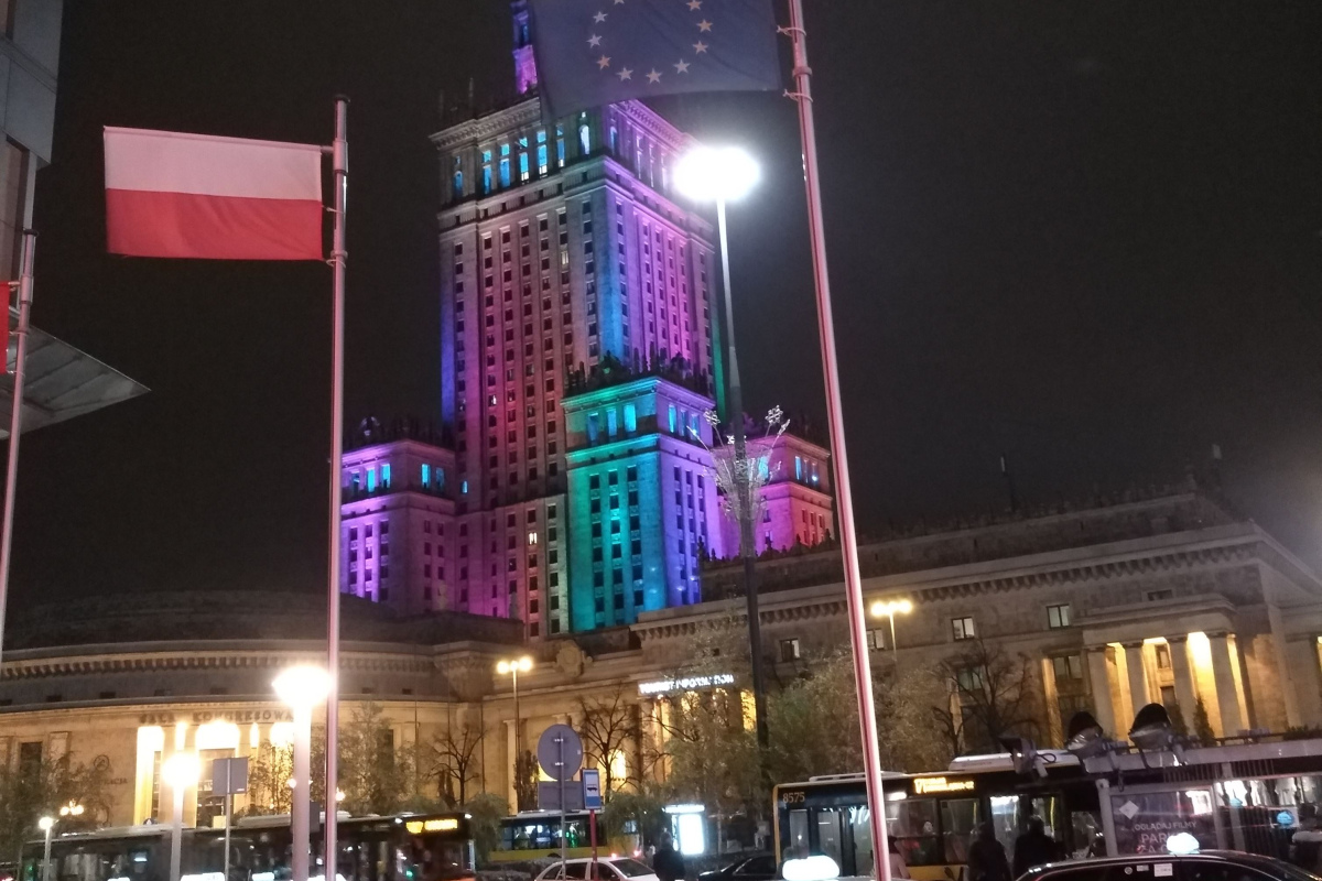 EU-Fahne in Warschau