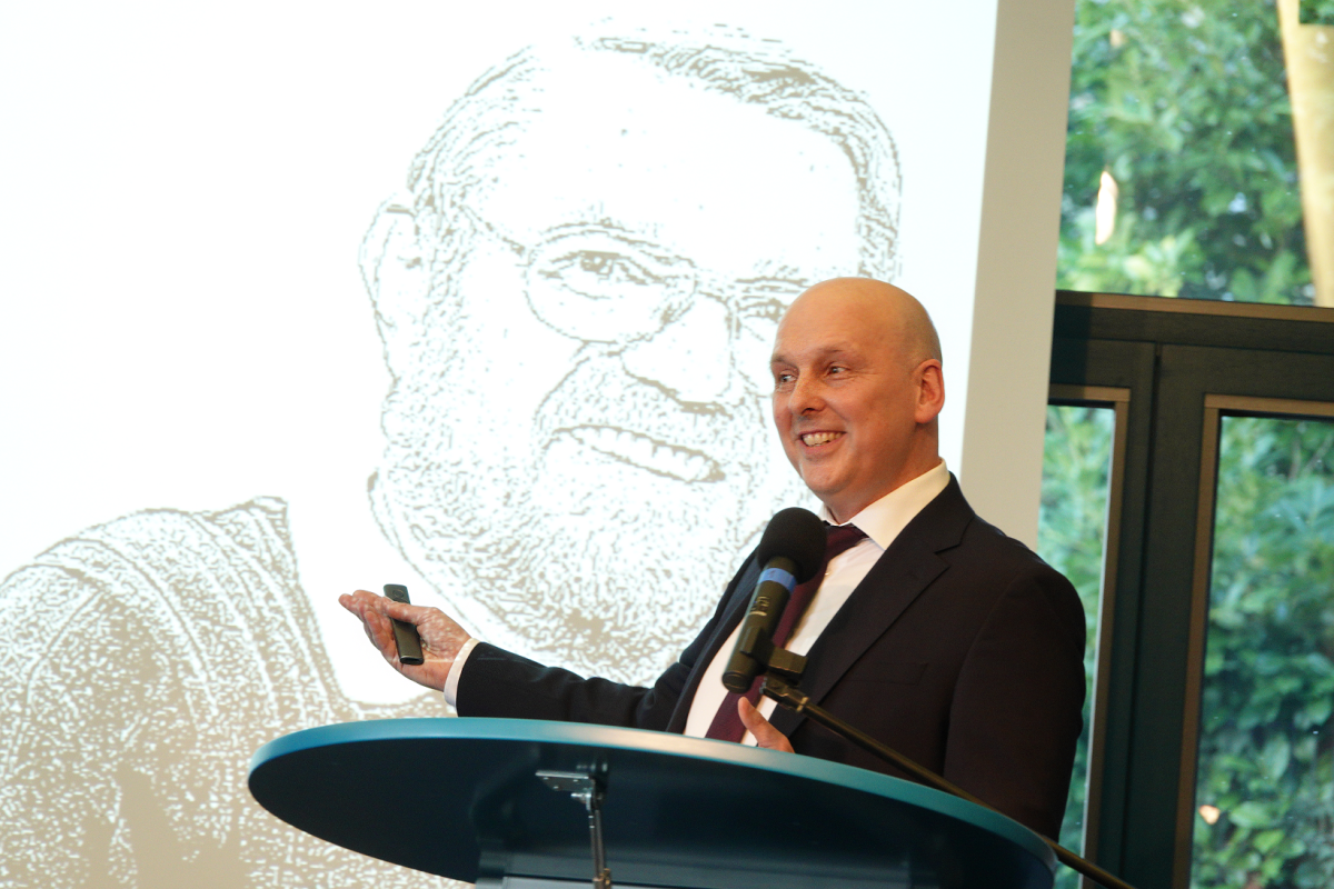 Professor Jörg Scheinfeld