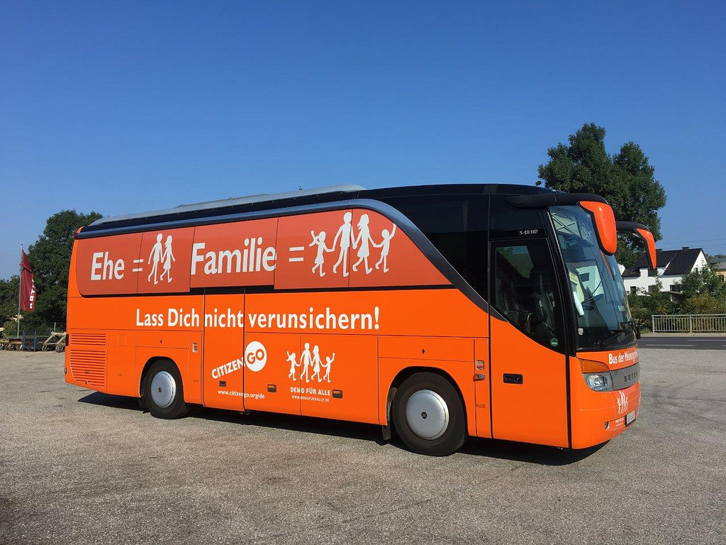 Bus der Ewiggestrigen tourt durch Deutschland hpd Bild