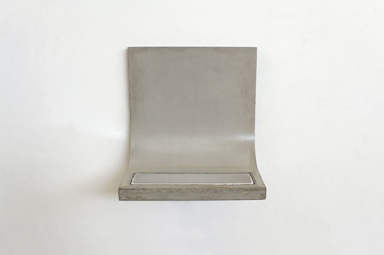 2.Preis: "The Sink" von Christian Keinstar - Stahl, Beton, Elektronik, Gallium, 50 x 50 x 34 cm