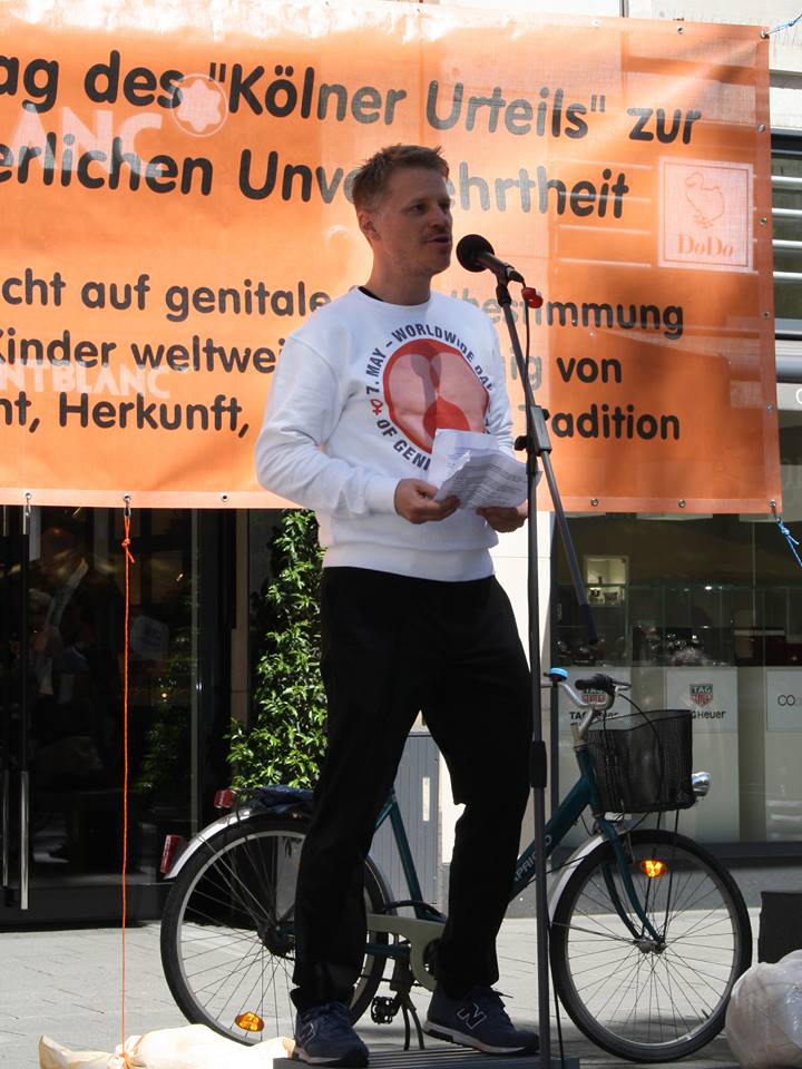 Victor Schiering bei seiner Rede am WWDOGA, Foto: @ intaktiv e.V
