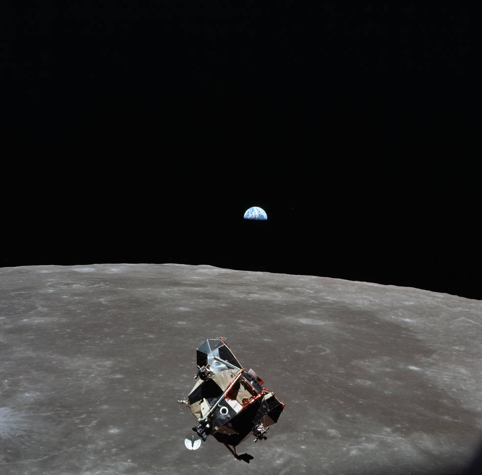 Michael Collins fotografierte in der Columbia das Eagle’s module vor dem Andocken. Foto: NASA