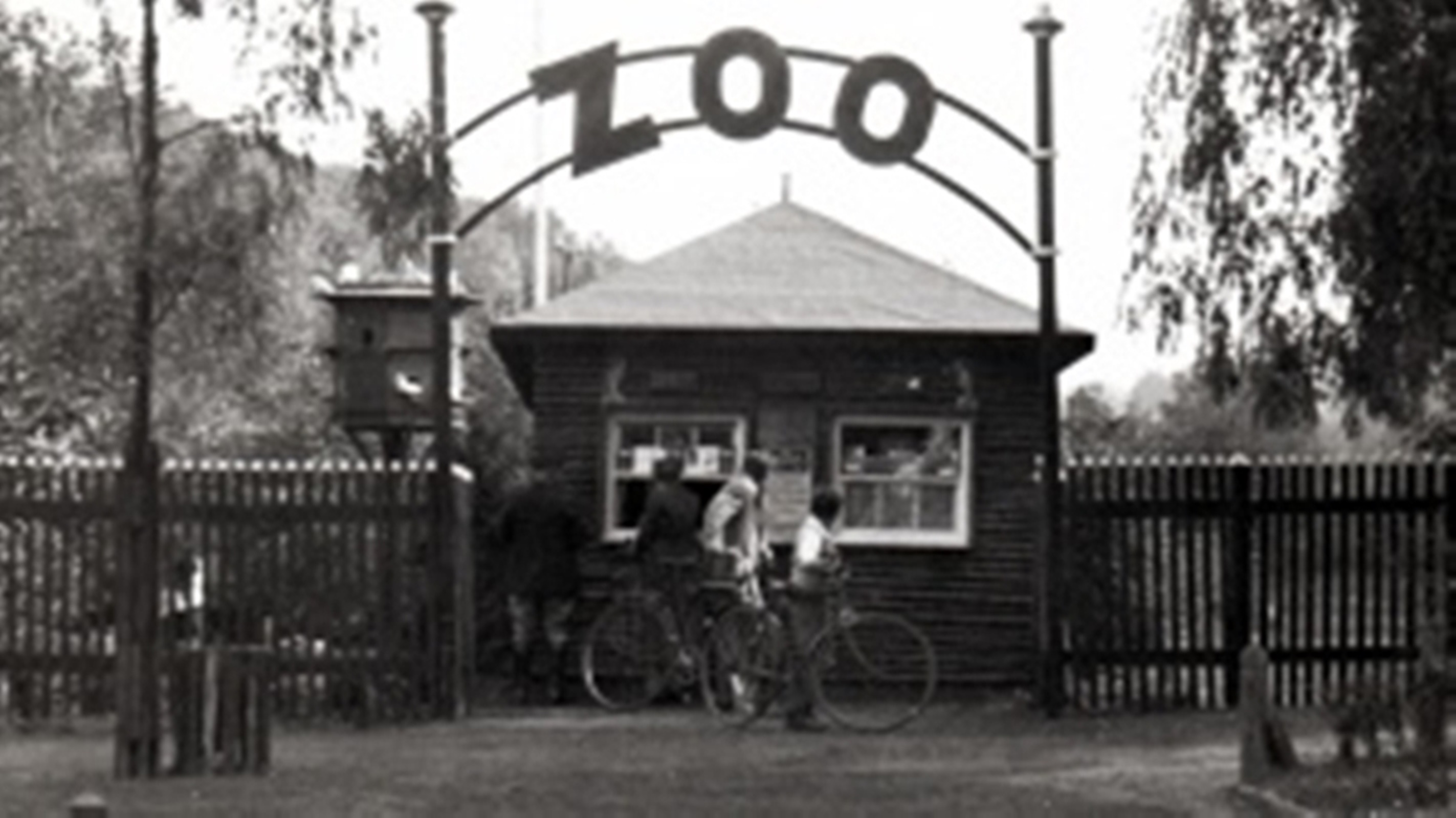 Eingang des Zoos Saarbrücken um 1930, Foto: © Archiv GAP