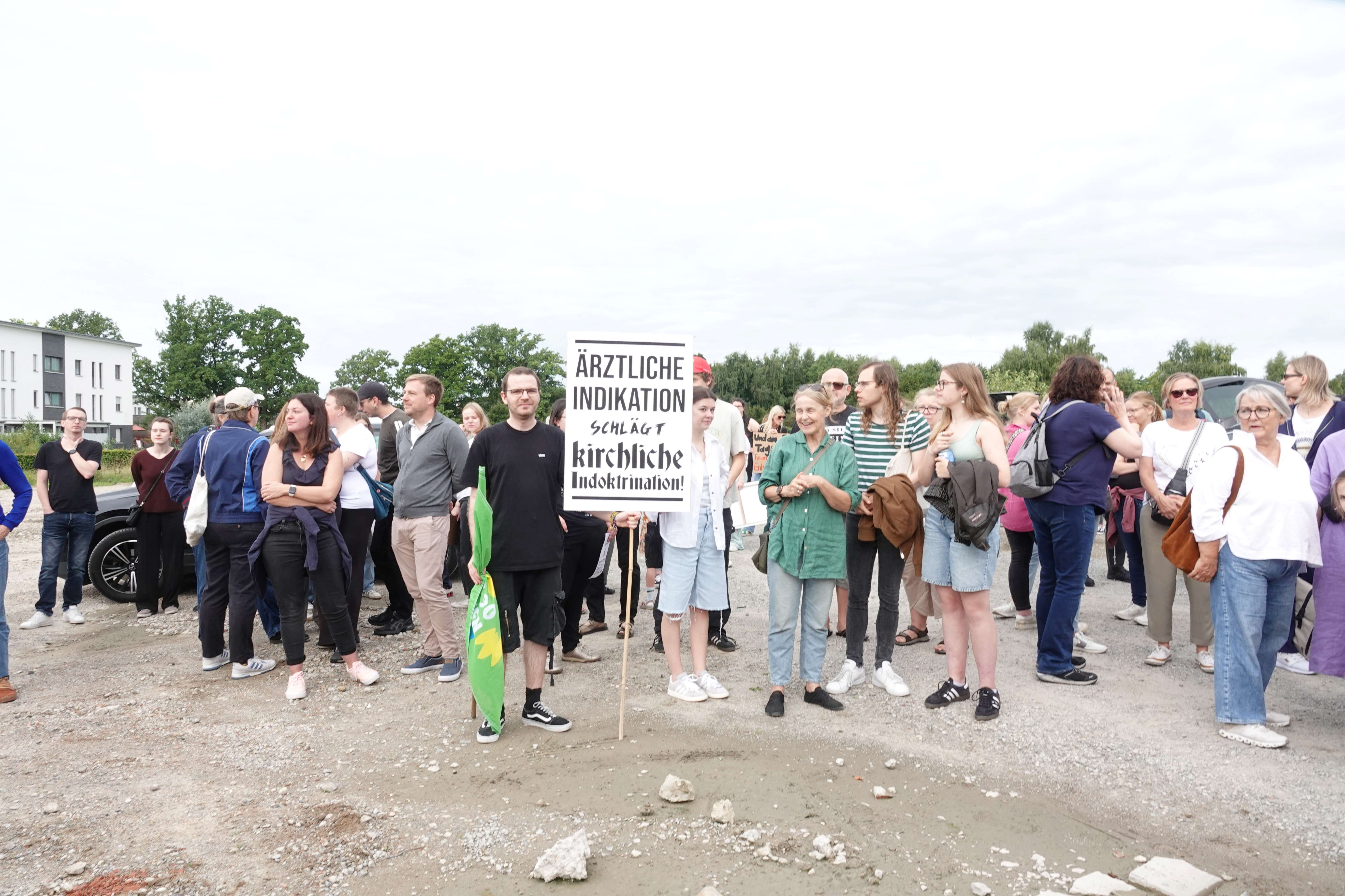 "Ärztliche Indikation schlägt kirchliche Indoktrination" "Ärztliche Indikation schlägt kirchliche Indoktrination"