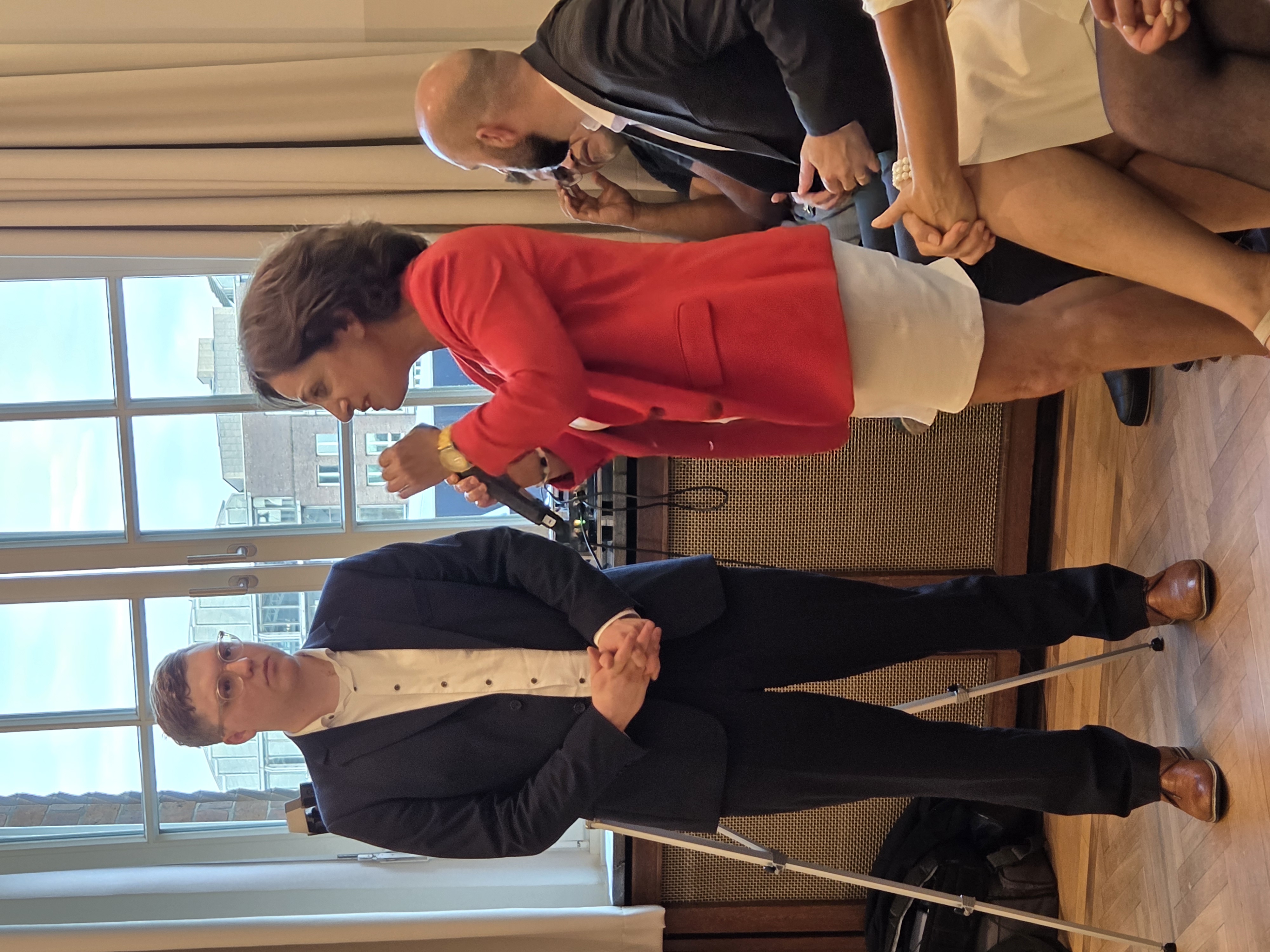 Frederik Schindler und Hourvash Pourkian