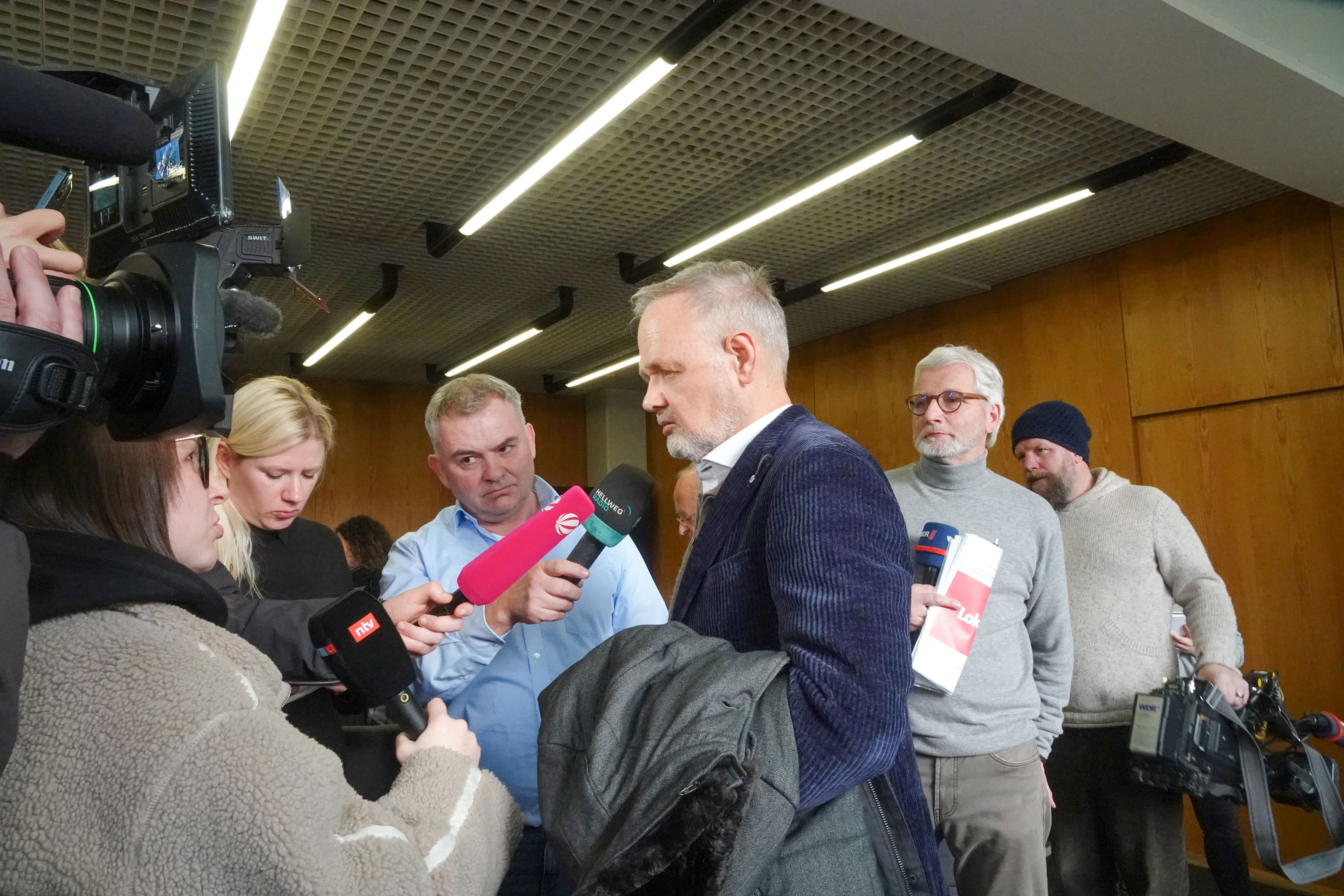 Volz mit Journalisten