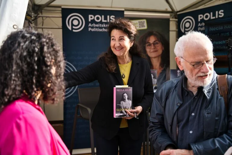 Necla Kelek mit ihrem neuen Buch