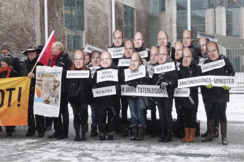 "Nie wieder Schmidt!" - Demo vor dem Bundeskanzleramt