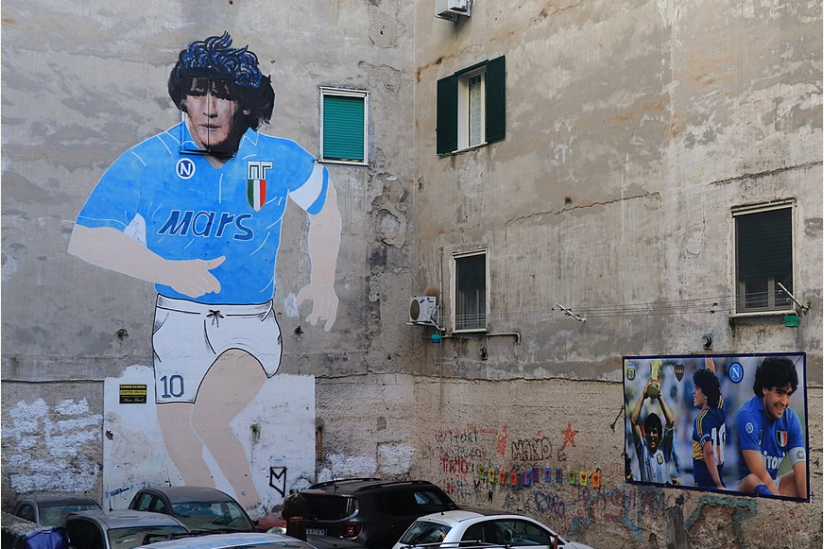 Graffiti zu Maradonas Ehren in Neapel (2019)