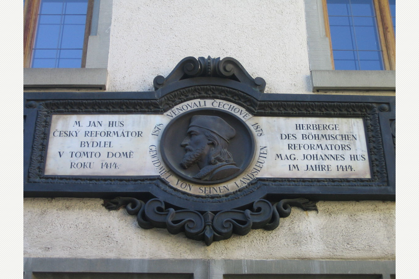 Inschrift am Hus-Museum in der Hussenstraße 64