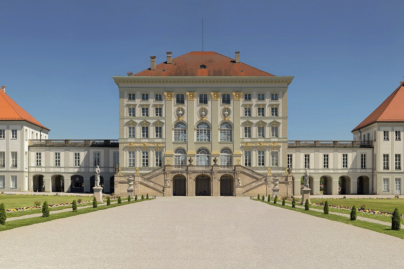 Schloss Nymphenburg von der Parkseite