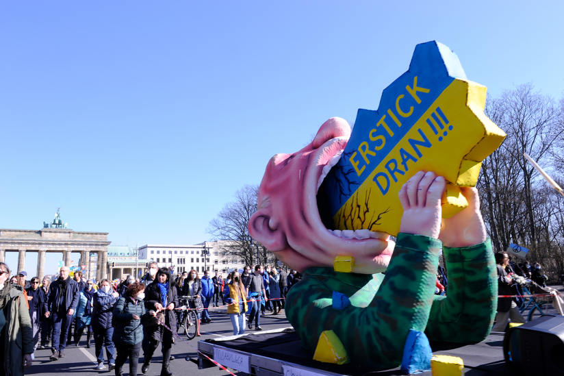 Weltweit protestieren die Menschen gegen den Krieg in der Ukraine.