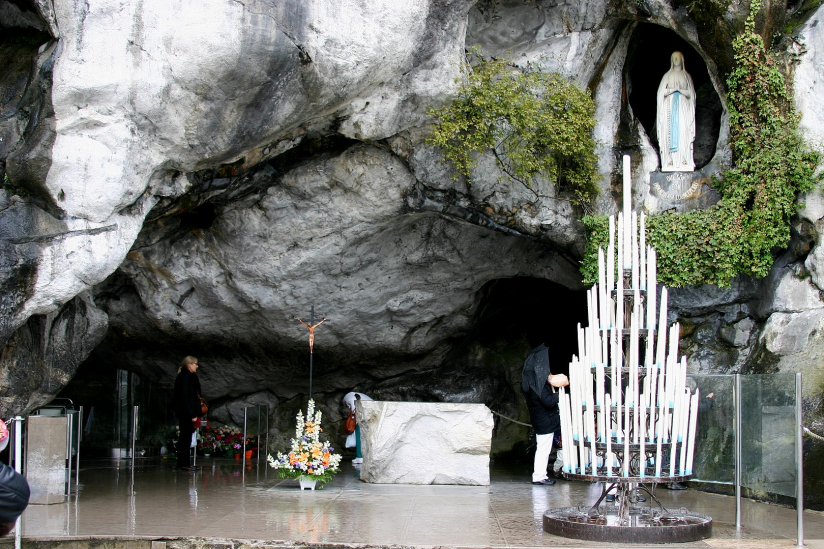 Grotte von Massabielle (Lourdes)