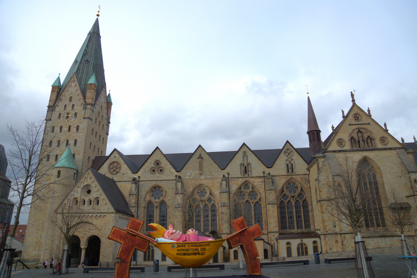 "Hängemattenbischof" in Paderborn 