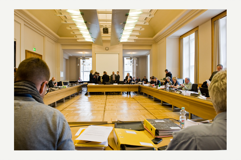 Das Abgeordnetenhaus von Berlin - mit dem  Hauptausschuss vor Sitzungsbeginn 
