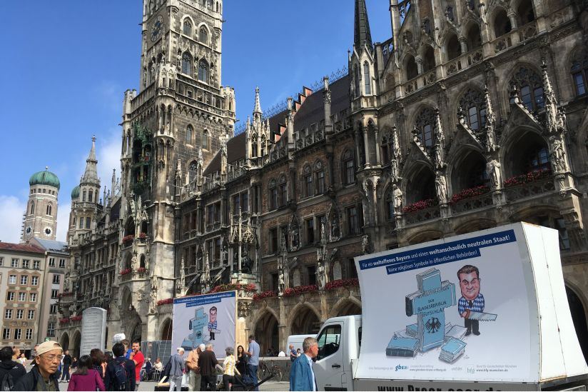 Säkulare Protestaktion vor dem Münchener Rathaus