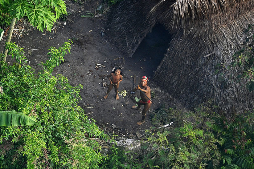Sichtung einer isolierten Gruppe beim Über­fliegen des brasilia­nischen Bundesstaates Acre (2012)
