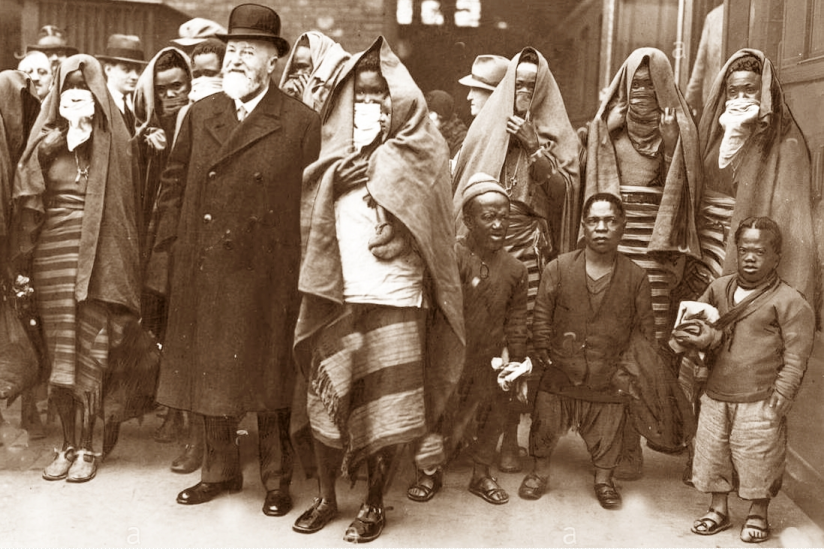 Ludwig Heck mit Angehörigen der Sara-Kaba,1931