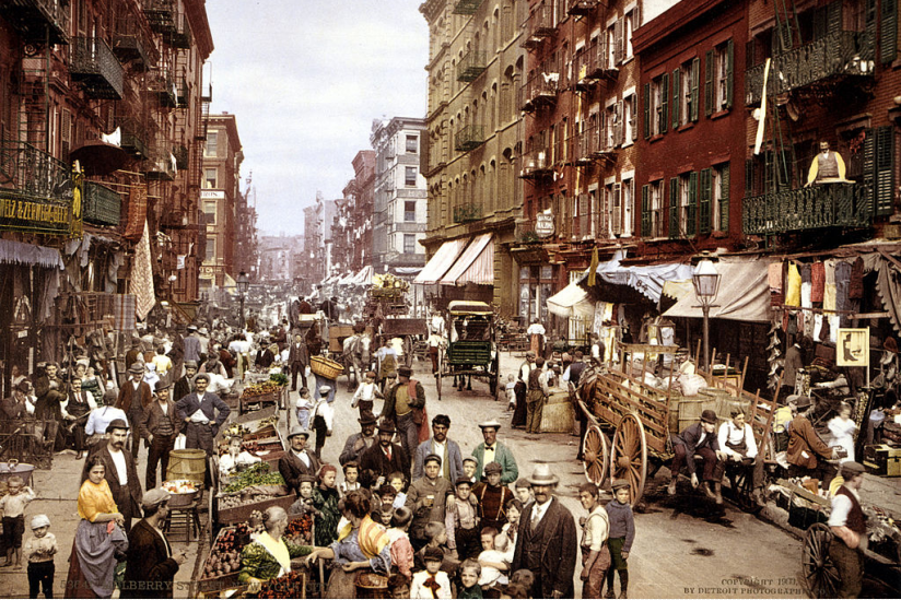 Die Mulberry Street im italienischen Stadtviertel von New York City um 1900