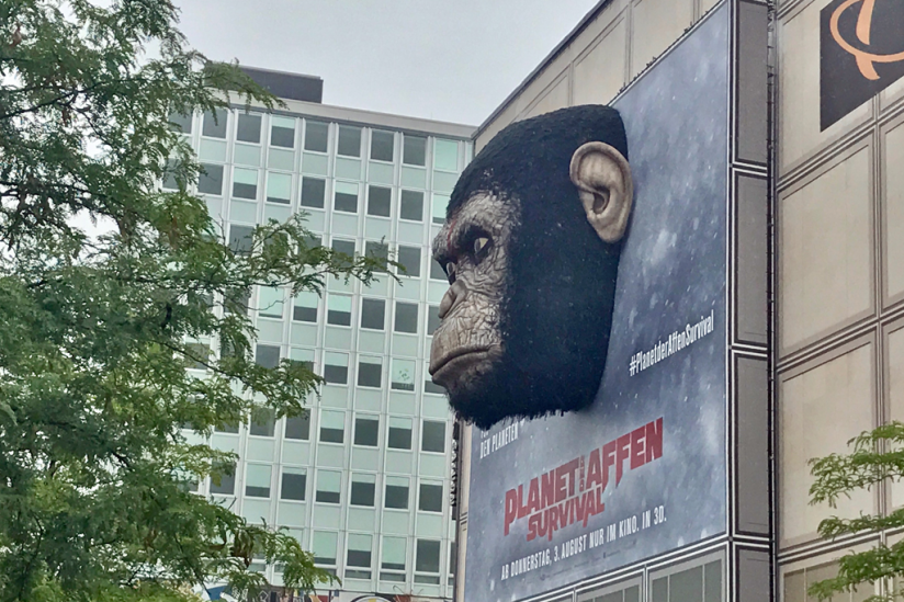 Werbung für den aktuellen Film am Berliner Alexanderplatz