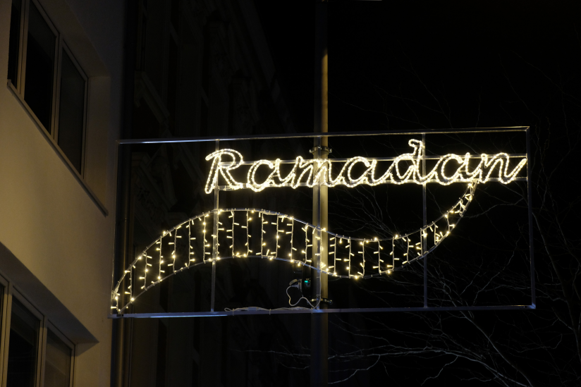 Ramadan-Beleuchtung in der Venloer Straße in Köln