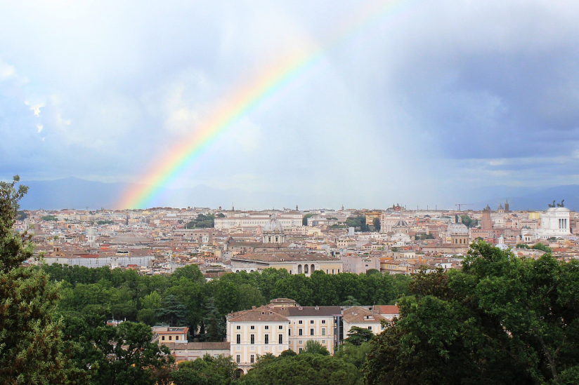 Ein Regenbogen über Rom