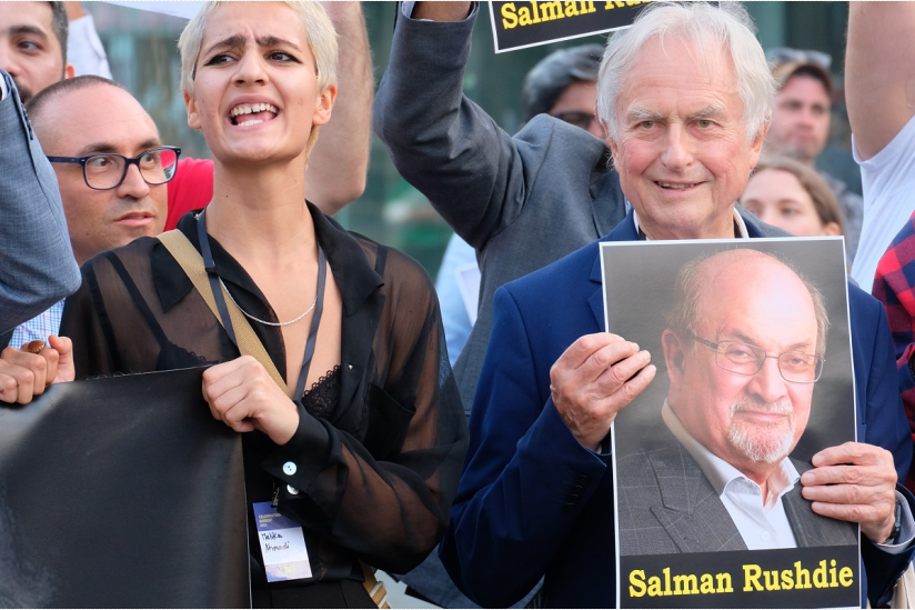 Richard Dawkins auf der Solidaritätskundgebung für Salman Rushdie