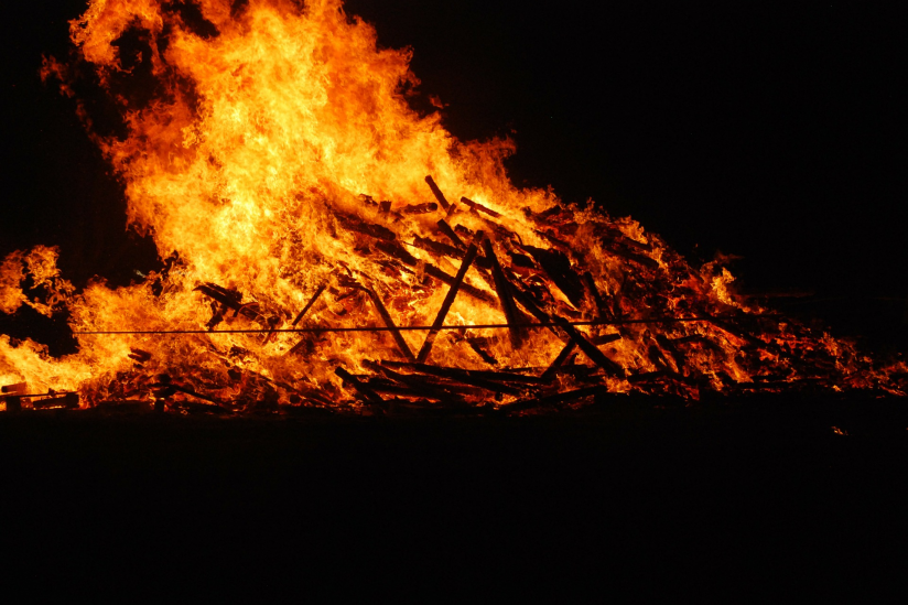 Auch das Verbrennen von Hexen und Ketzern hat eine lange Tradition.