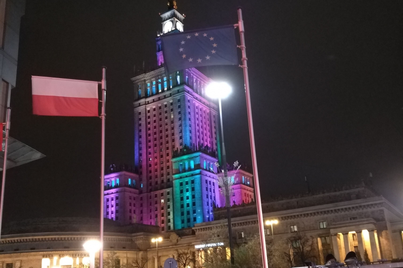 EU-Fahne in Warschau