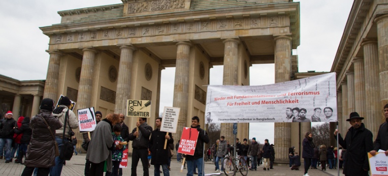Gedenken an die ermordenden Blogger aus Bangladesch in Berlin