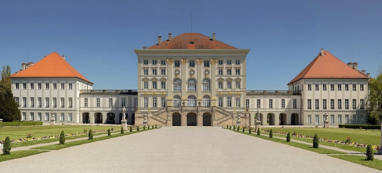 Schloss Nymphenburg von der Parkseite