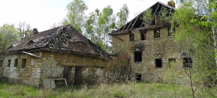 Verfallenes Kinderheim im Zeitzer Forst