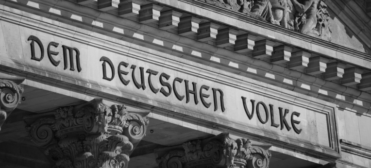 "Dem deutschen Volke"