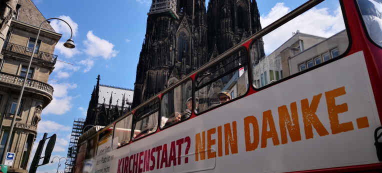 Buskampagne 2019 am Dom zu Köln