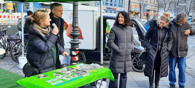 Infostand der Berliner Grünen (2023) Infostand der Berliner Grünen (2023)
