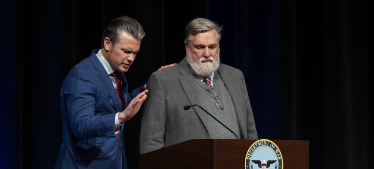 Pete Hegseth und Douglas Wilson