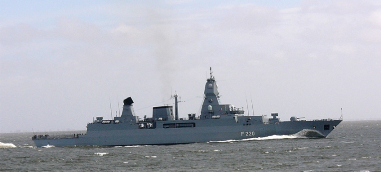 Fregatte Hamburg (F 220) der Deutschen Marine