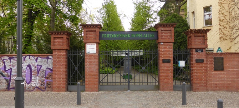 Eingang zum Friedhof Pappelallee (Berlin)