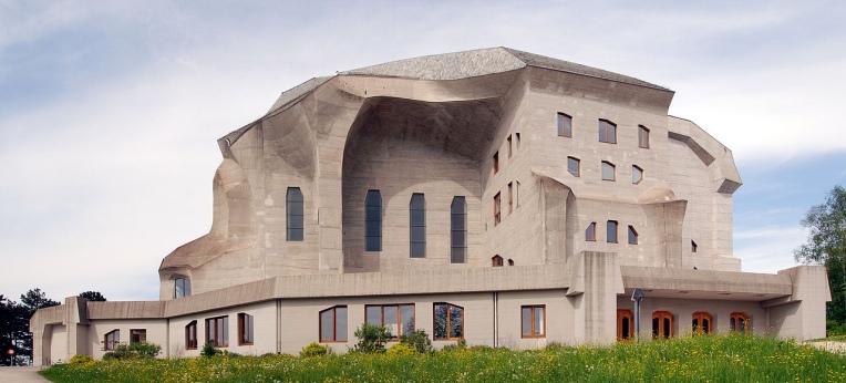 Das zweite Goetheanum in Dornach (1928 bis heute), Südansicht