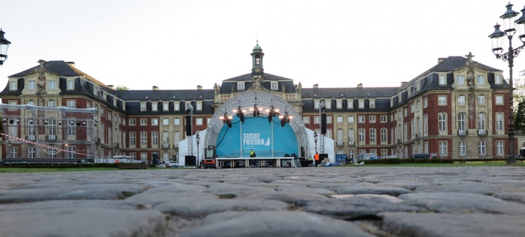 Die große Bühne vor dem Schloss in Münster