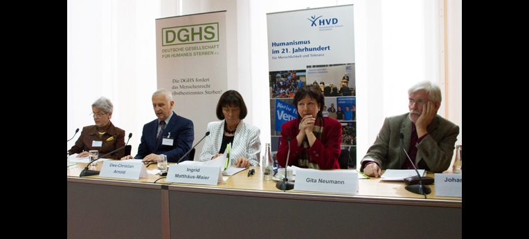 (v.l.n.r. Elke Baezner (DGHS), Uwe-Christian Arnold (GBS), Ingrid Mattäus-Meier, Gita Neumann (HVD), Johann-Albrecht Haupt (HU)