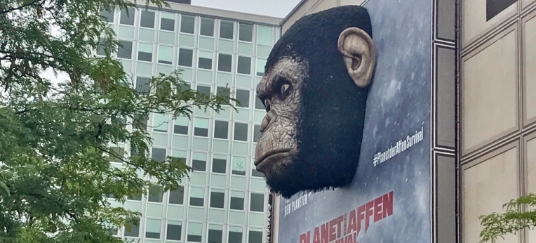Werbung für den aktuellen Film am Berliner Alexanderplatz