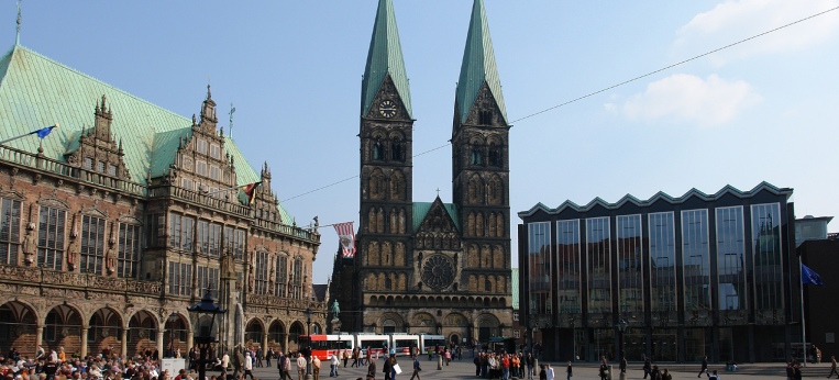 Bremer Marktplatz, von links: Rathaus, Dom, Bürgerschaft