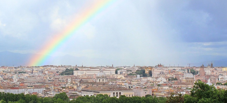 Ein Regenbogen über Rom